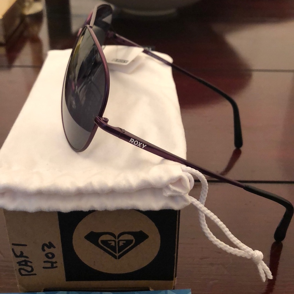 Sunglasses - Picture 2 of 6